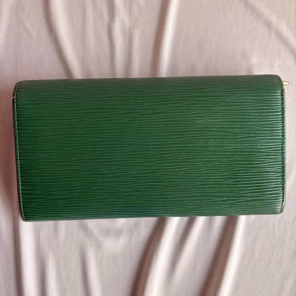 Louis Vuitton Sarah Wallet (Porte-Trésor International) Borneo Green Epi Leather